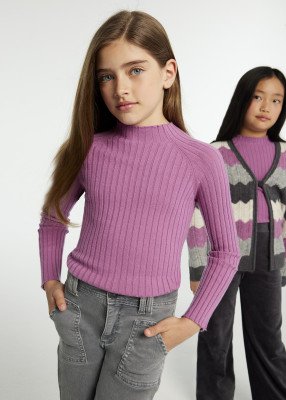 Трикотажный свитер-полулебедь для девочки